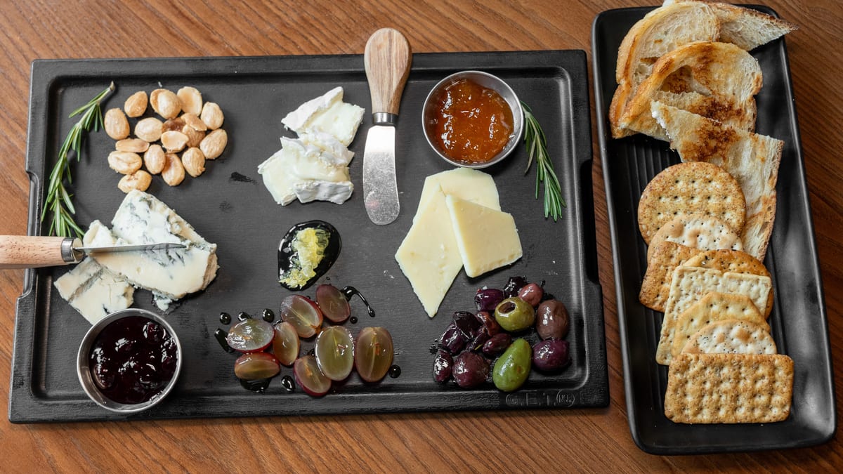 Craft kitchen, seasonal table