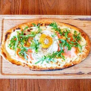 LOX BREAKFAST FLATBREAD gfo