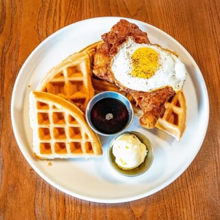 CHICKEN & WAFFLE